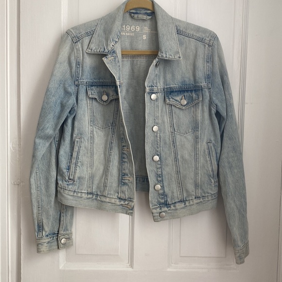 Gap | Light Denim Jean Jacket - Picture 2 of 8